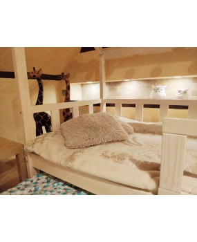 Łóżko domek Bella z Barierkami, Szufladą i drugim spaniem